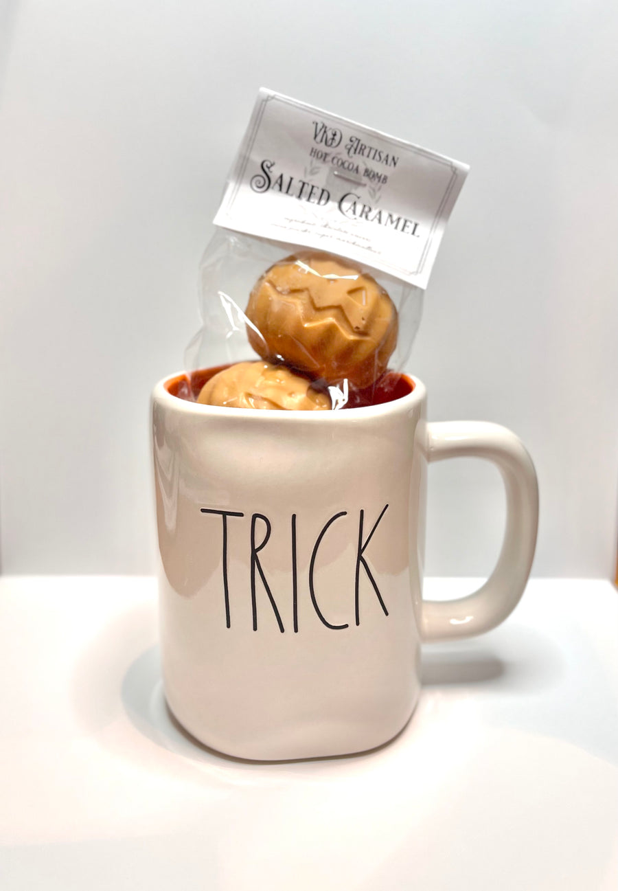 Halloween Mug and 2 Hot Chocolate Bombs