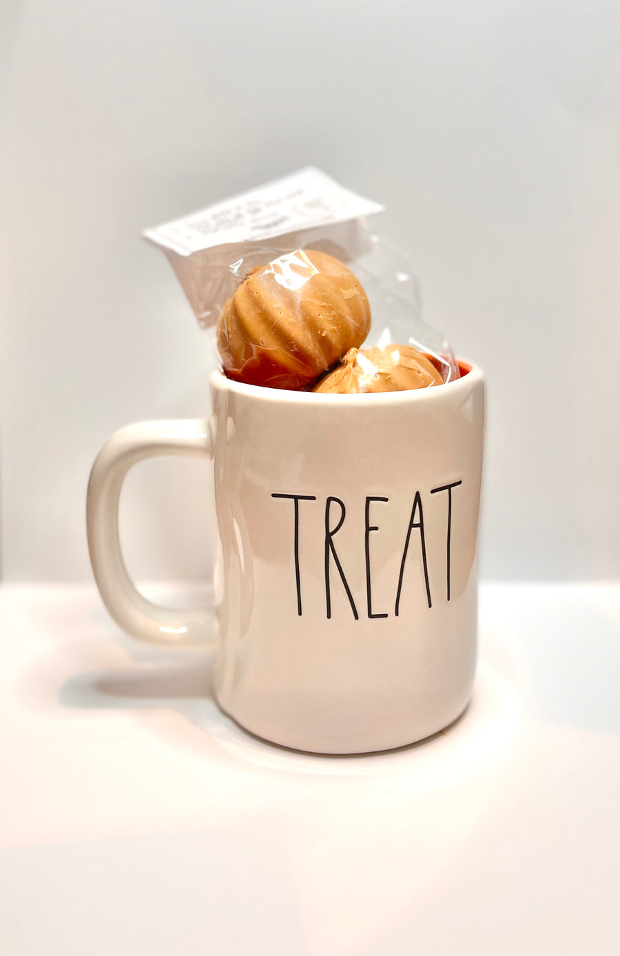 Halloween Mug and 2 Hot Chocolate Bombs